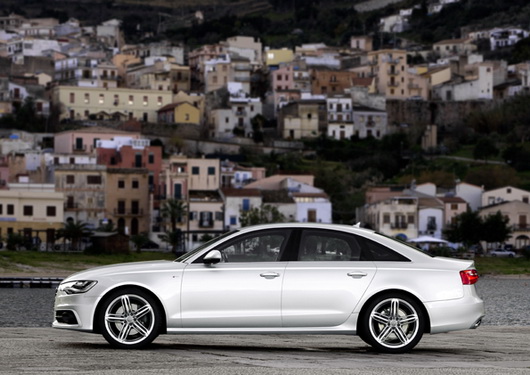 фото нового автомобиля Audi A6