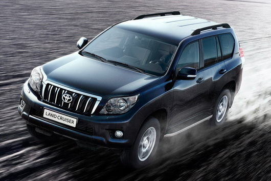 новый автомобиль Toyota Land Cruiser Prado