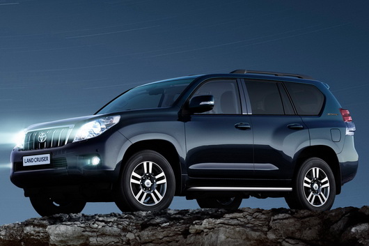 новый автомобиль Toyota Land Cruiser Prado