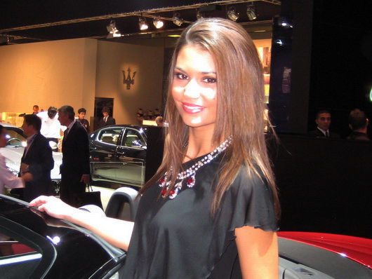 фото девушки Парижского автосалона 2010