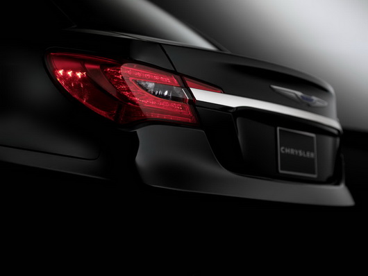 фото нового автомобиля Chrysler 200