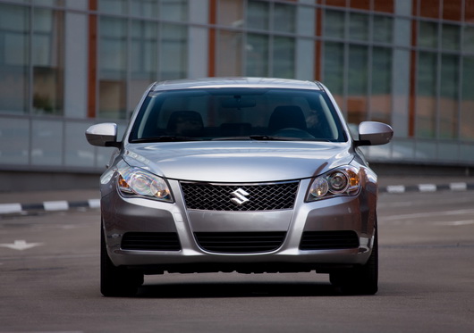фото нового автомобиля Suzuki Kizashi