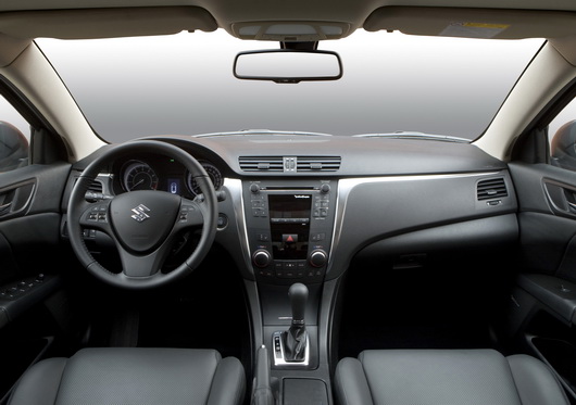 фото нового автомобиля Suzuki Kizashi