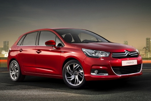 фото нового автомобиля Citroen C4