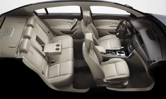фото нового автомобиля Renault Latitude