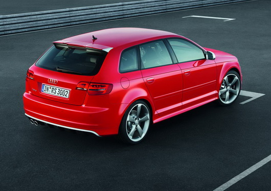 фото нового автомобиля Audi RS 3 Sportback
