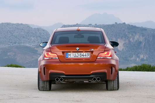 фото нового автомобиля BMW 1 Series M Coupe