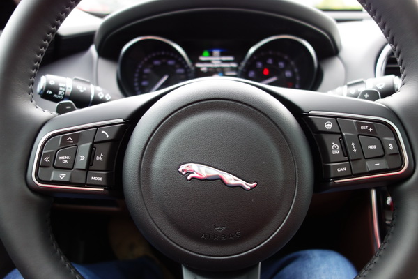 купить новый Jaguar XE в Минске