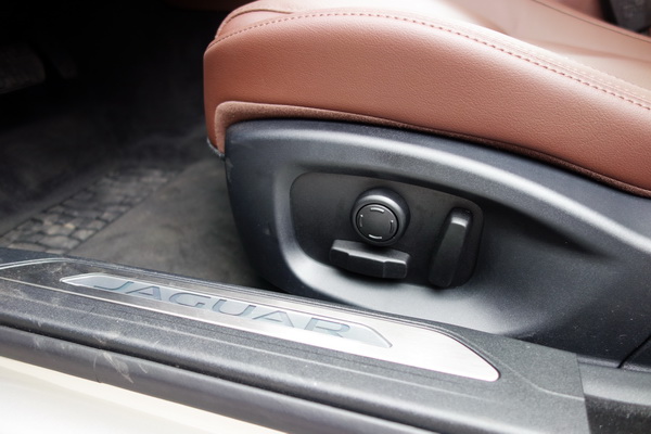 купить новый Jaguar XE в Минске
