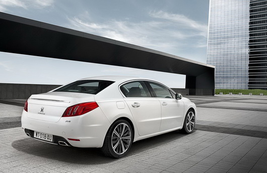 фото нового автомобиля Peugeot 508 Пежо
