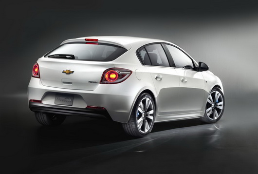 фото нового автомобиля chevrolet cruze хэтчбек