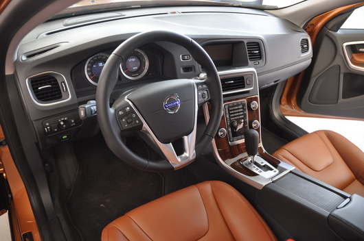 фото нового автомобиля Volvo S60