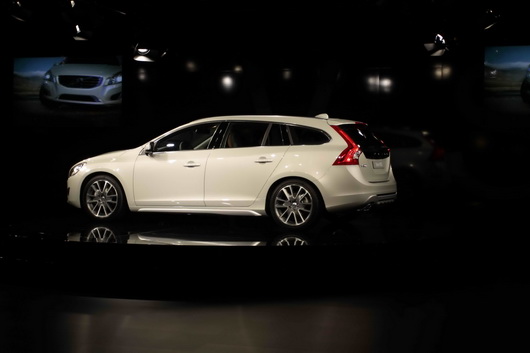 фото нового автомобиля Volvo V60