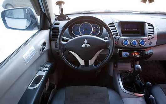 фото нового автомобиля Mitsubishi L200