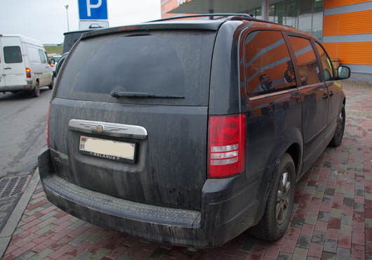 фото нового автомобиля Chrysler town contry