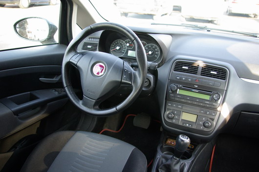 фото нового автомобиля Fiat Grande Punto