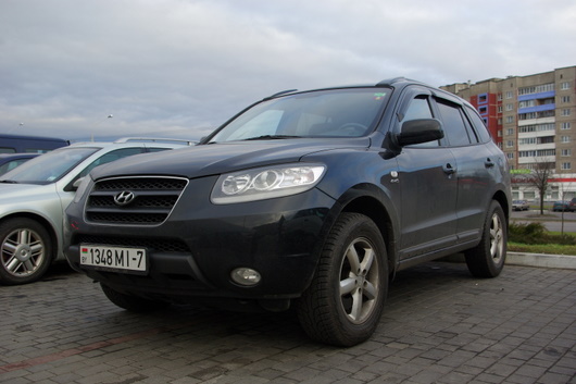 фото нового автомобиля Hyundai Santa Fe