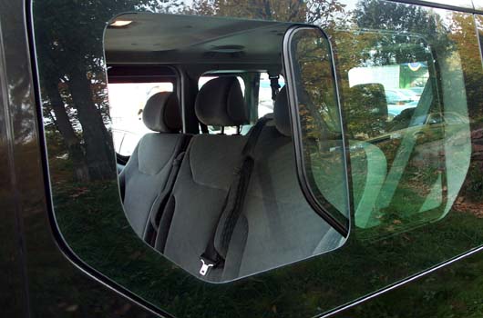 фото нового автомобиля Nissan Primastar