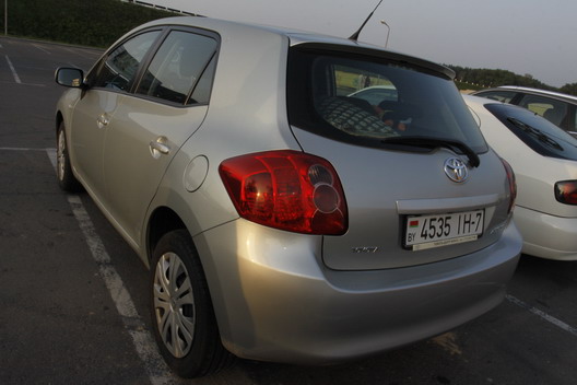 фото нового автомобиля Toyota Auris