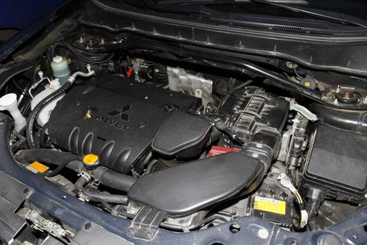 фото нового автомобиля Mitsubishi outlander двигатель