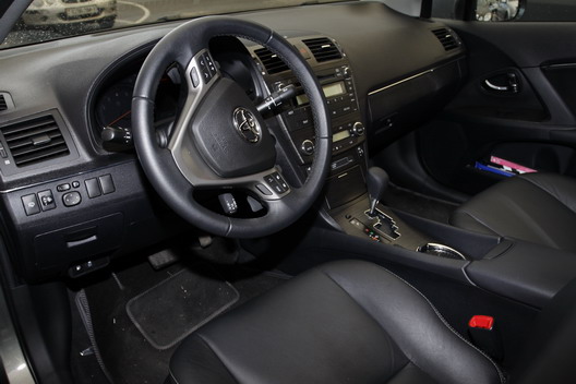 фото нового автомобиля Toyota Avensis Тойота Авенсис