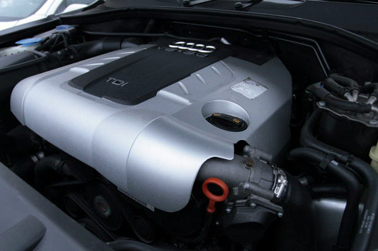 фото нового автомобиля Audi Q7 двигатель