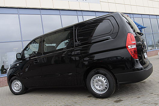 фото нового автомобиля Hyundai H1