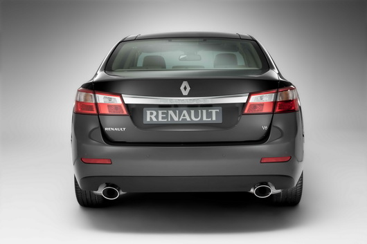 фото нового автомобиля Renault Latitude тест драйв