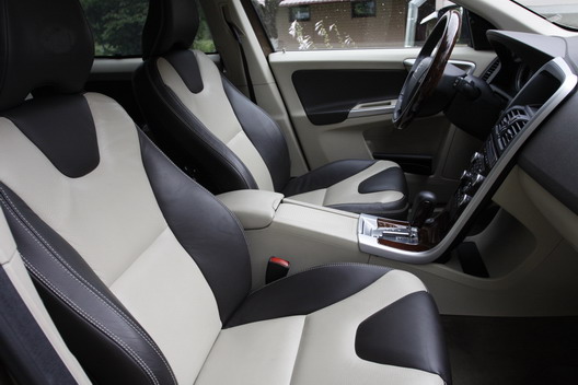 фото нового автомобиля Volvo XC60