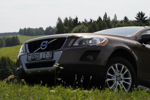 фото нового автомобиля Volvo XC60