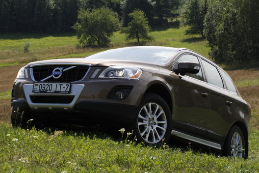 фото нового автомобиля Volvo XC60