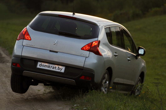 фото нового автомобиля Peugeot 3008