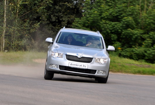 фото нового автомобиля Skoda Superb