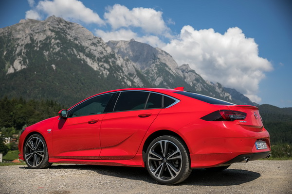 Opel Insignia Grand Sport обзор тест-драйв