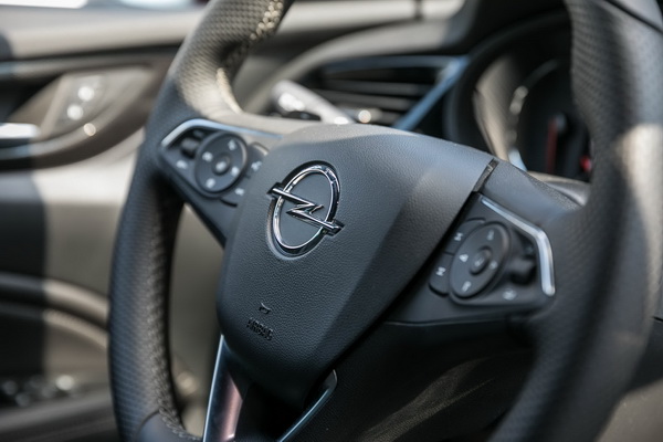 Opel Insignia Grand Sport обзор тест-драйв