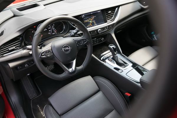 Opel Insignia Grand Sport обзор тест-драйв