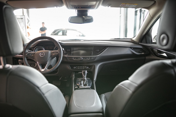 Opel Insignia Grand Sport обзор тест-драйв