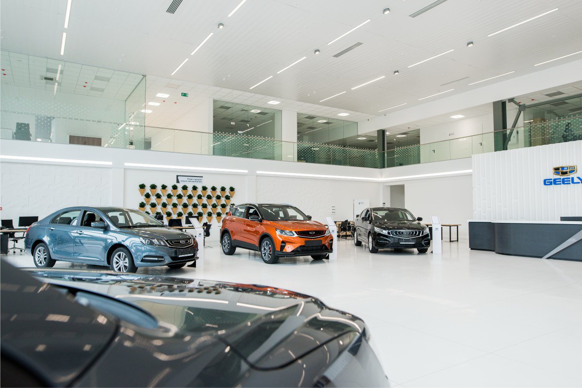 автоцентр официального дилера Geely в Минске Лакшери Моторс плюс фото
