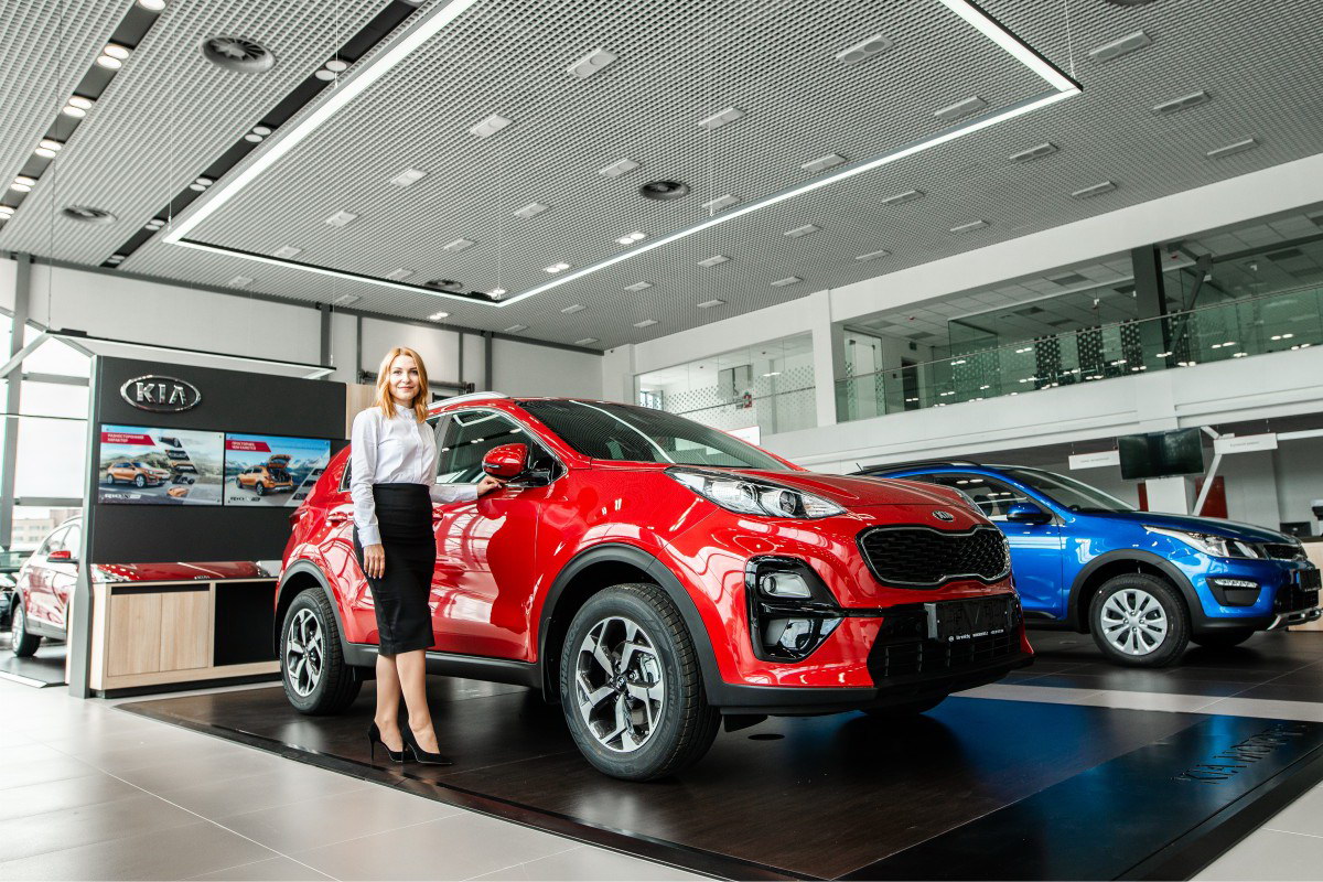 Купить киа у дилера спб. Kia Motors 2020. Киа в автосалоне 2022. Новая Киа Моторс. Киа оф дилер.