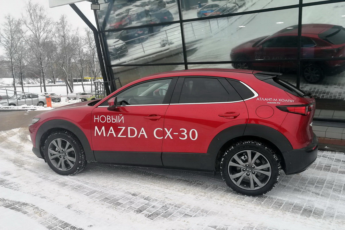 новая Мазда CX-30 тест-драйв фото