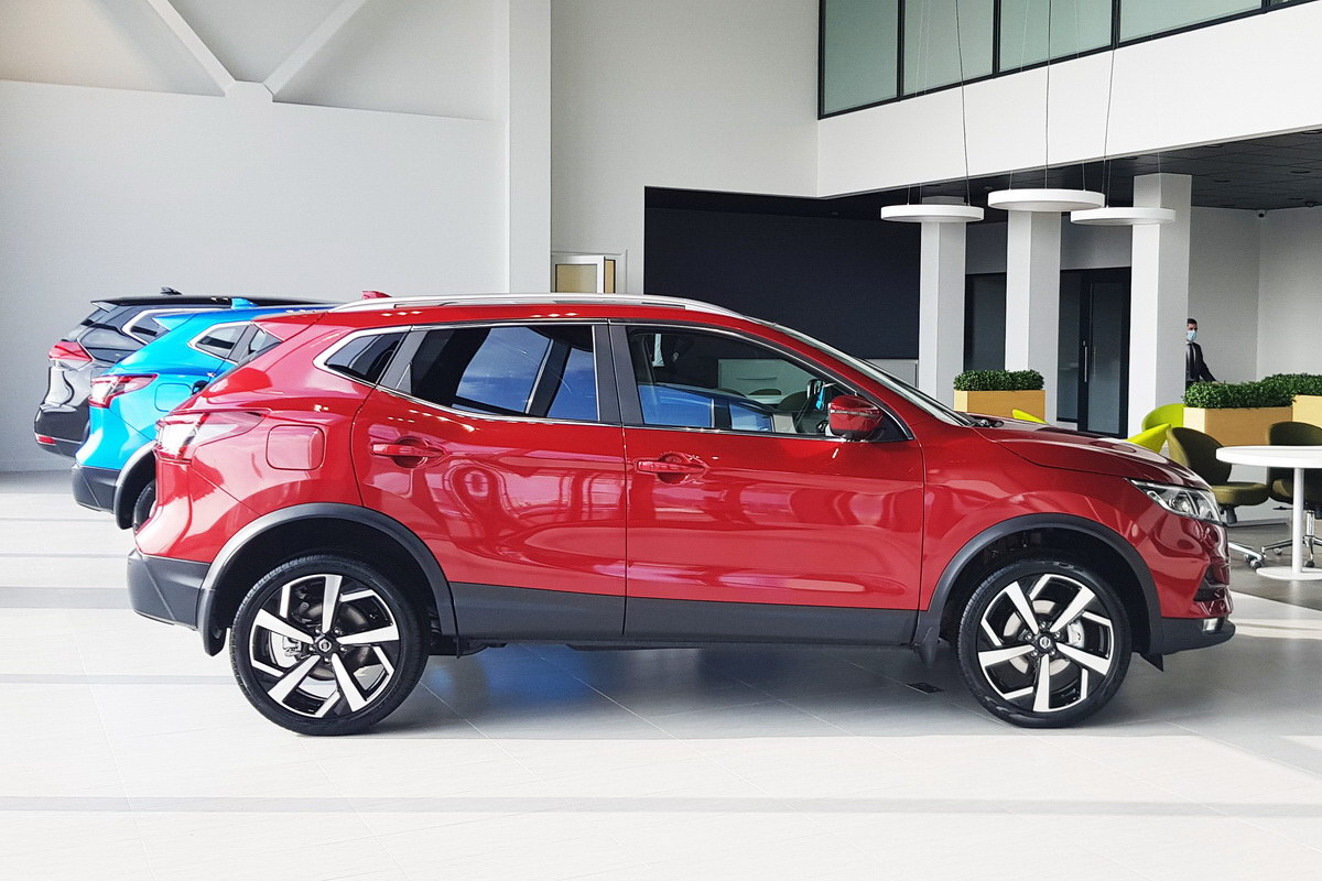 дилер Nissan в Минске Лозанж фото
