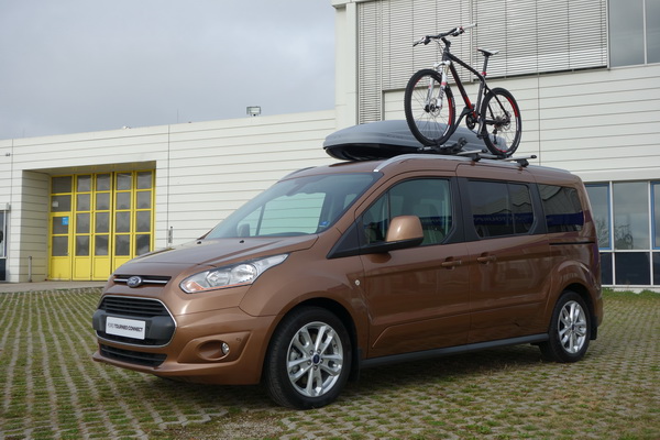 Лучшее от двух миров. Тест-драйв нового поколения Ford Tourneo Connect