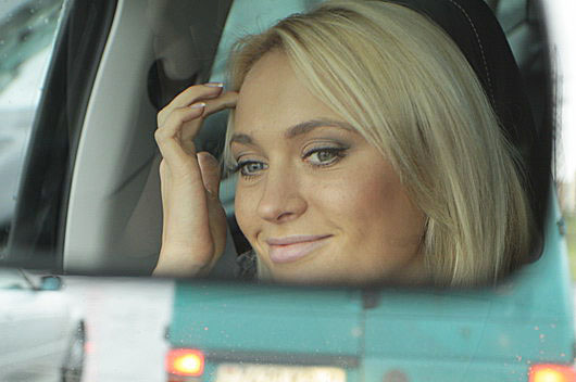 Блондинка в адеквате: Анна Шаркунова о жизни, о любви, о Citroen