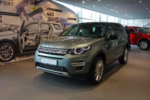 "Атлант-М Британия" представил в Беларуси новый Land Rover Discovery Sport: изучаем модель, варианты оснащения и цены