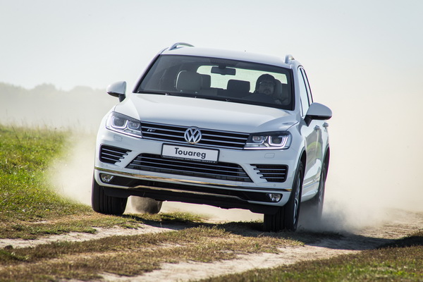 Старый конь борозды не портит. Оцениваем шансы Volkswagen Touareg за 47 тысяч долларов