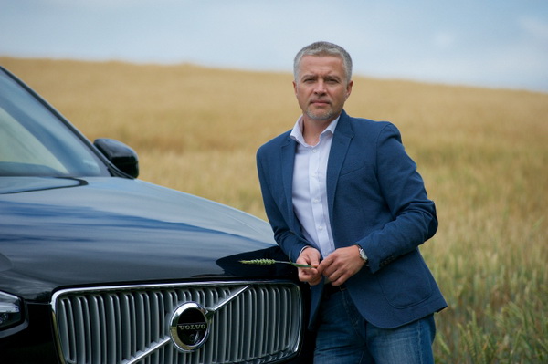 Известный телеведущий Александр Серебренников на тест-драйве нового Volvo XC90