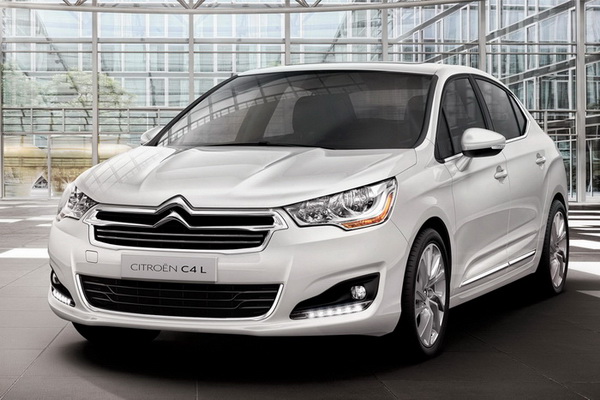 Citroen в Беларуси снижает цены на новый C4 Sedan - теперь от 15,9 тысяч долларов
