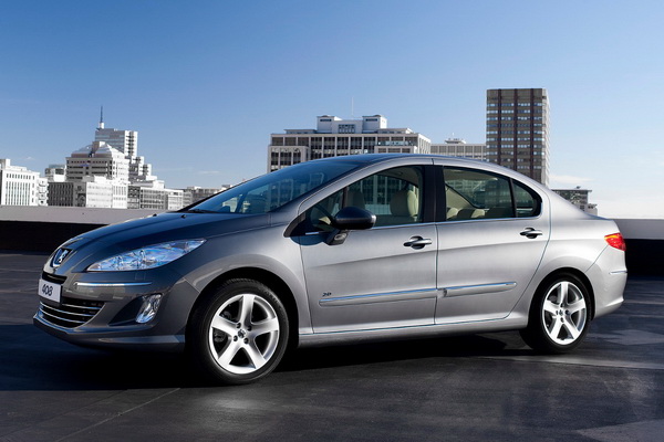 Белорусский импортер Peugeot снизил цены на новый седан 408