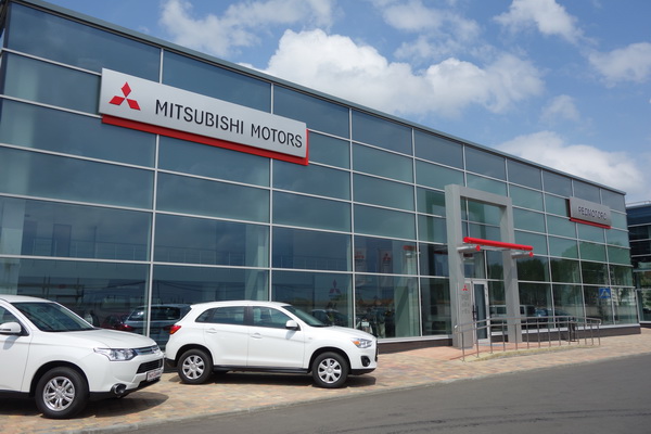 "РедМоторс" открывает новый большой автоцентр Mitsubishi и переходит на российские поставки