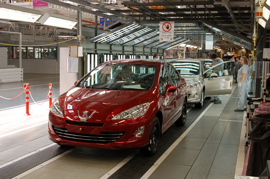 Первое знакомство с перспективным седаном Peugeot 408 и заводом "ПСМА Рус" в Калуге